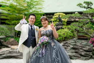 日本庭園とカラードレス