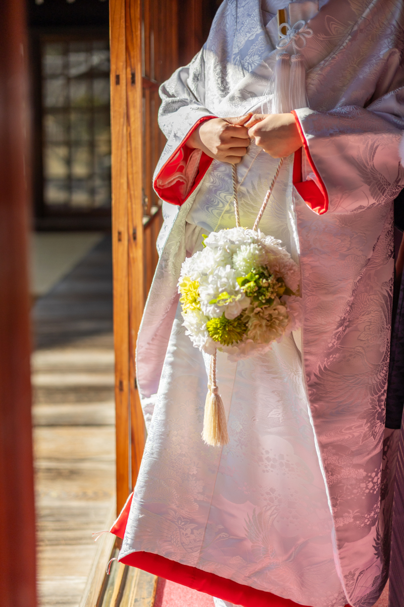 和装にブーケ