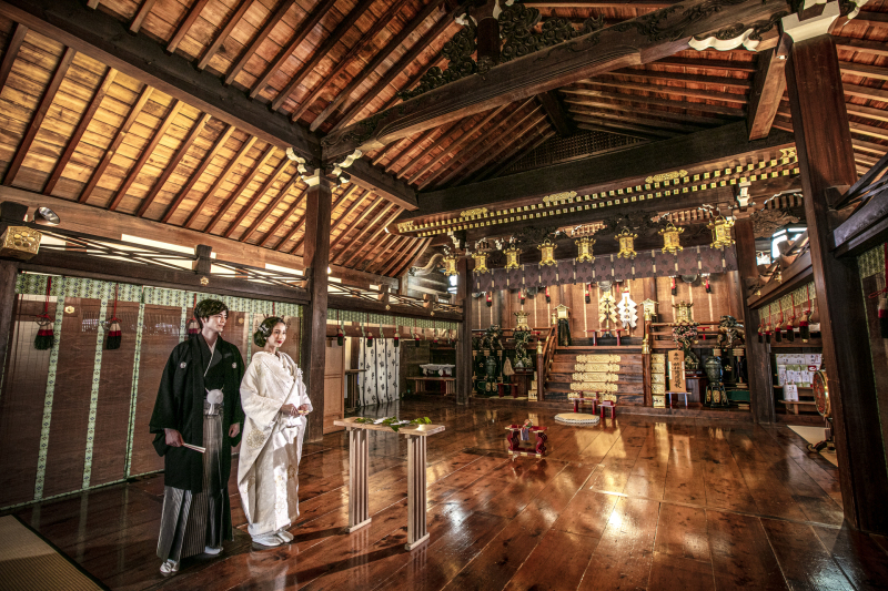 挙式のあとは本殿での奉告参拝