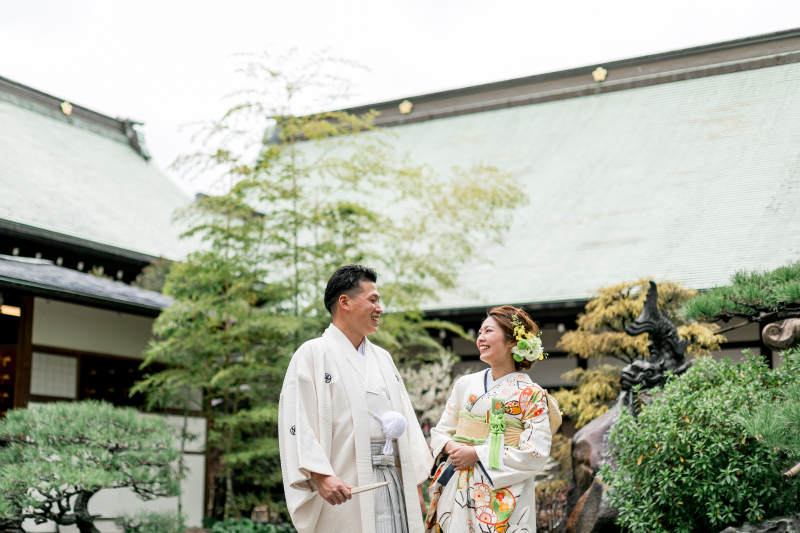 国の登録有形文化財の神殿「梅花殿」で撮れる!挙式フォト&日本庭園フォトプラン【引き振袖+アルバム付き】