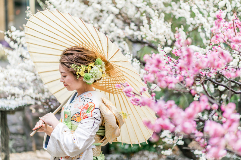 国の登録有形文化財の神殿「梅花殿」で撮れる!挙式フォト&日本庭園フォトプラン【引き振袖+アルバム付き】