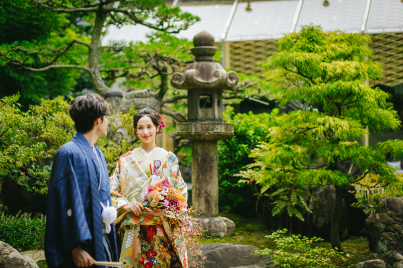 【衣装グレードUP!】日本庭園フォト【色打掛】プラン~通常のお衣装は白無垢の所、色打掛で中庭の撮影を!~