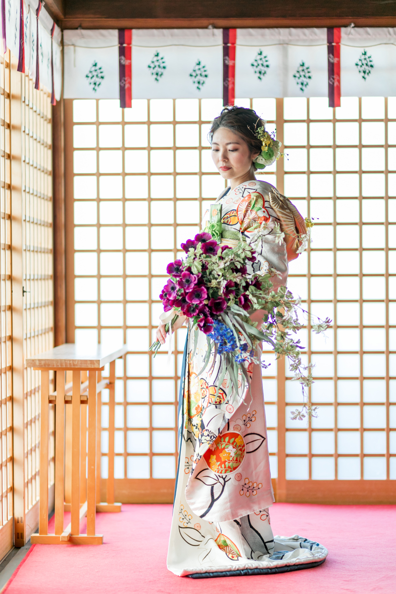 国の登録有形文化財の神殿「梅花殿」で撮れる!挙式フォト&日本庭園フォトプラン【引き振袖+アルバム付き】