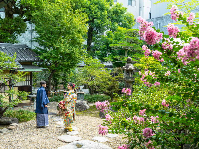 日本庭園フォトプラン【色打掛+アルバム付き】~衣装を色打掛にグレードUPに加え、アルバムも付いてくるプランです!~