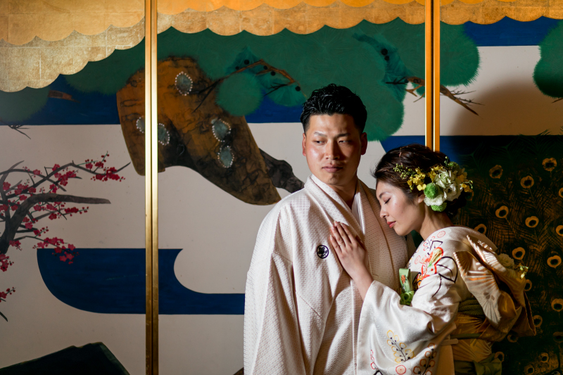 国の登録有形文化財の神殿「梅花殿」で撮影!挙式フォト&日本庭園フォト引き振袖プラン