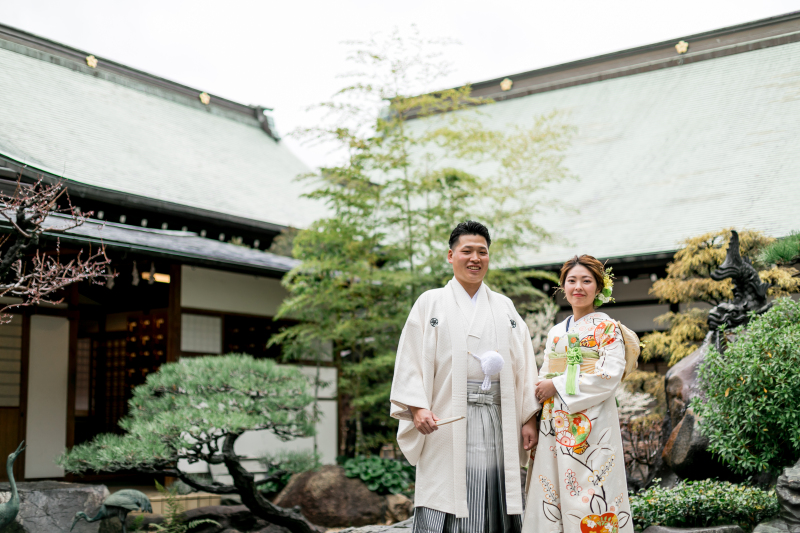 国の登録有形文化財の神殿「梅花殿」で撮影!挙式フォト&日本庭園フォト引き振袖プラン