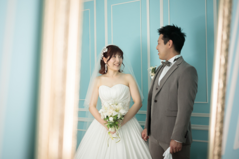 鏡の中に映り込むふたり