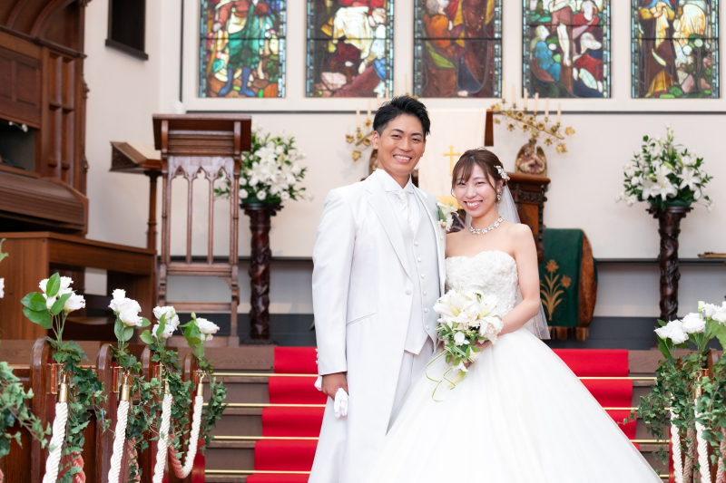 きらびやかなチャペルでフォトウェディング