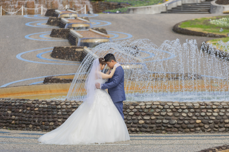 噴水前でナチュラル&爽やかな撮影