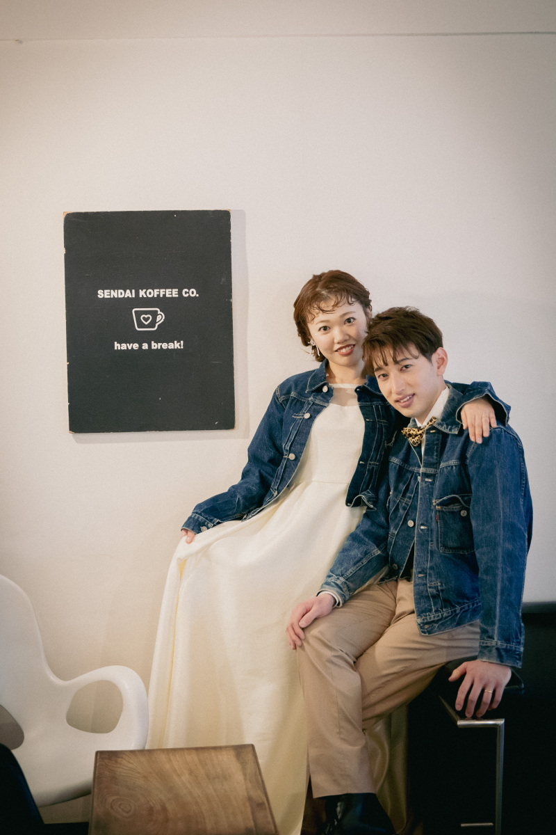 落ち着いたカフェの空間でツーショット!