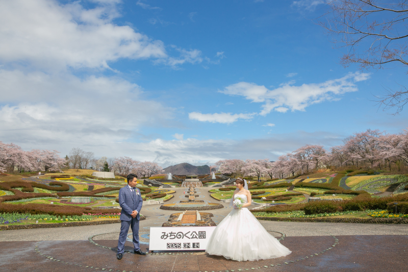 公園入口で公園バックにまずは1枚
