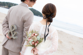 海ロケーション撮影　洋装