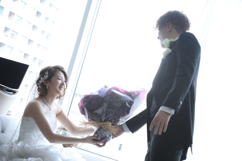 花束をプレゼント