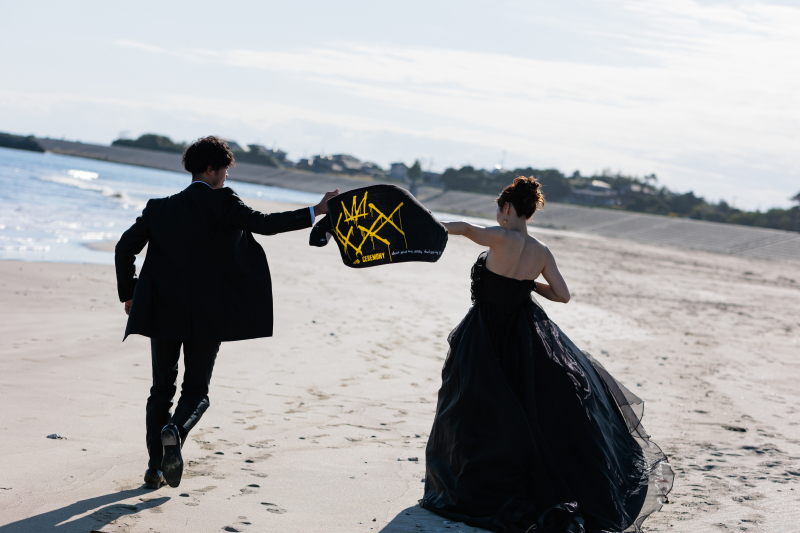 浜辺ロケーション ブラックドレス&ブラックタキシード