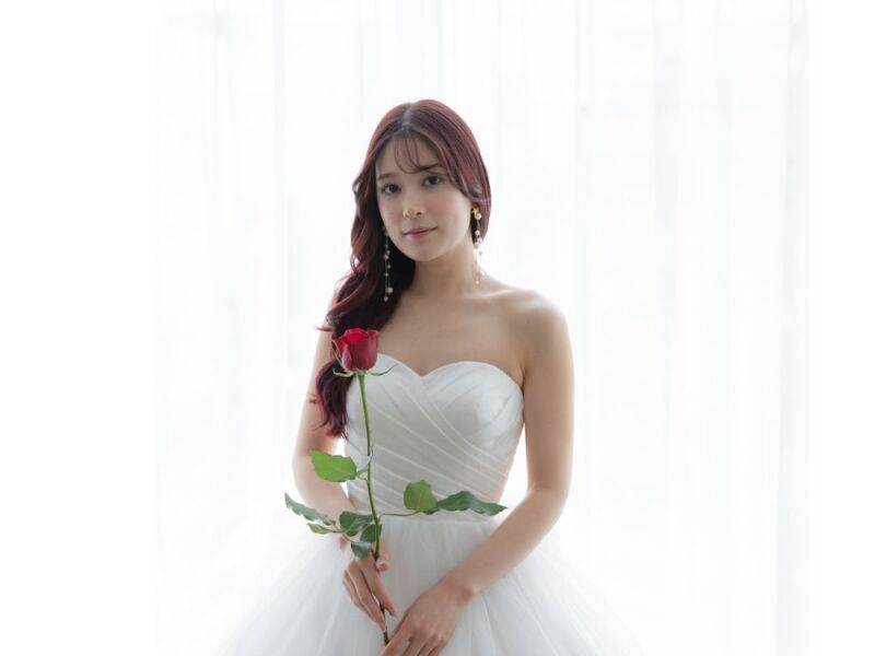 【ソロウエディング】スタジオドレスプラン（六切り1ポーズ台紙1冊、50カットデータ）