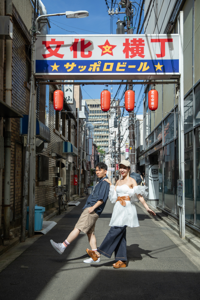 街ブラフォトウエディングプラン～文化横丁のレトロな街並みでロケーション撮影～