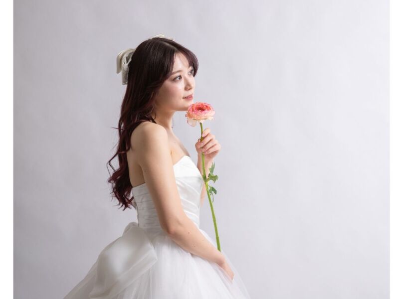 【ソロウエディング】スタジオドレスプラン（六切り1ポーズ台紙1冊、50カットデータ）