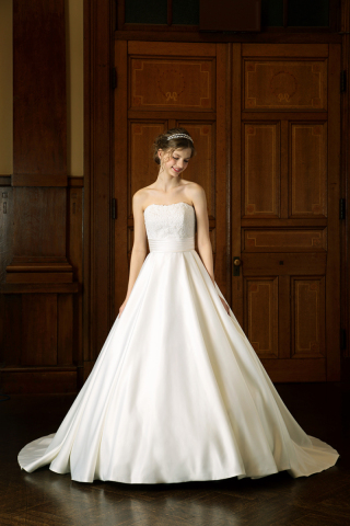 ウェディングドレス