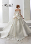 ウエディングドレス