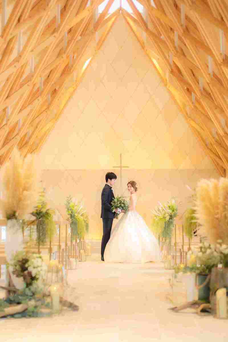 【チャペル撮影】洋装1着+タキシード1着プラン　約100以上の衣裳から選べる　