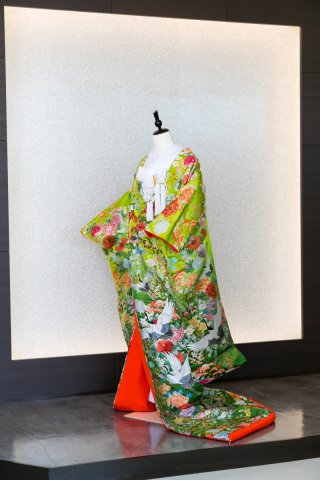 110-397G　四季草花に鶴