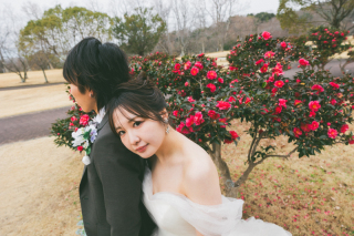 スタイルアップや垢抜け感を出し指先まで綺麗に見せるポージング力と、さまざまな表情を引き出す誘導、それをスムーズにお伝えできるコミュニケーション力の高さが強みです。