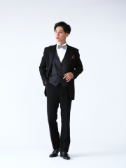 ブラックピークドタキシード