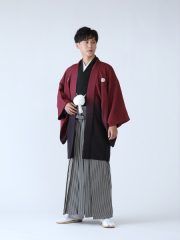 黒紋服×臙脂羽織に黒白袴