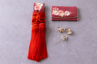 抱え小物【あずき色刺繍】