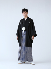 黒紋服に紺茶袴