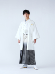 白紋服に黒白ぼかし袴