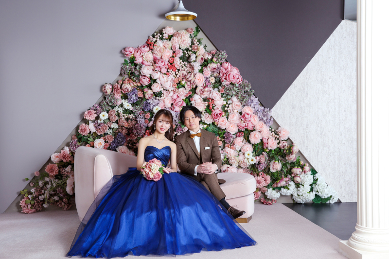 ブルーのカラードレスでエレガントに!