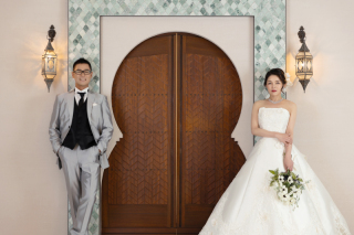 お持ち込みのお小物で、おふたりらしい楽しい撮影！