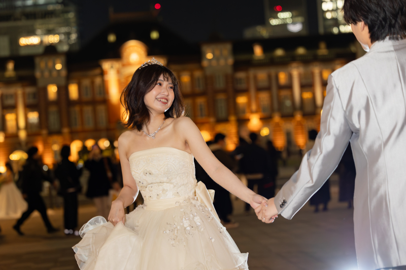 舞踏会のようなお写真も...!