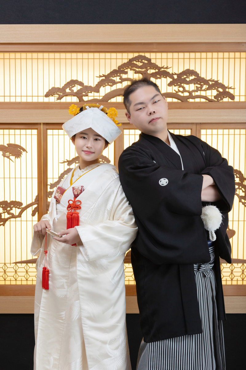背中合わせ