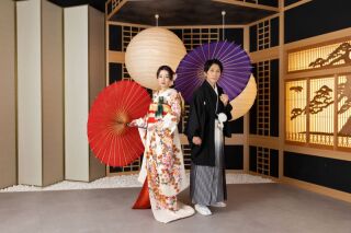 和装で凜・ウェディングドレスでは王道・カラードレスではキュートに