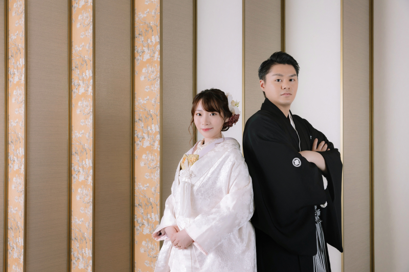 背中合わせでカッコ良く・・・