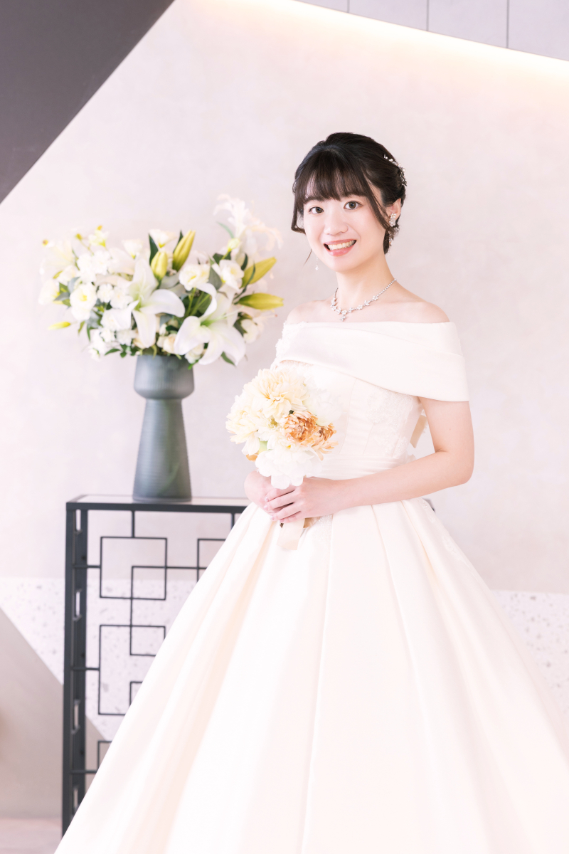 ますはウェディングドレス！