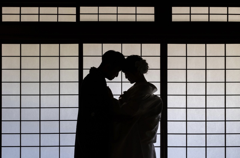 障子でシルエット