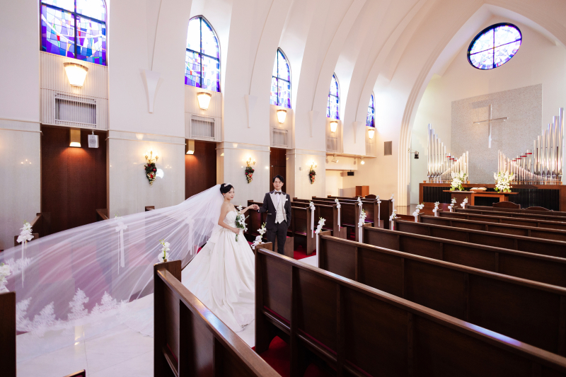 ベールをなびかせて