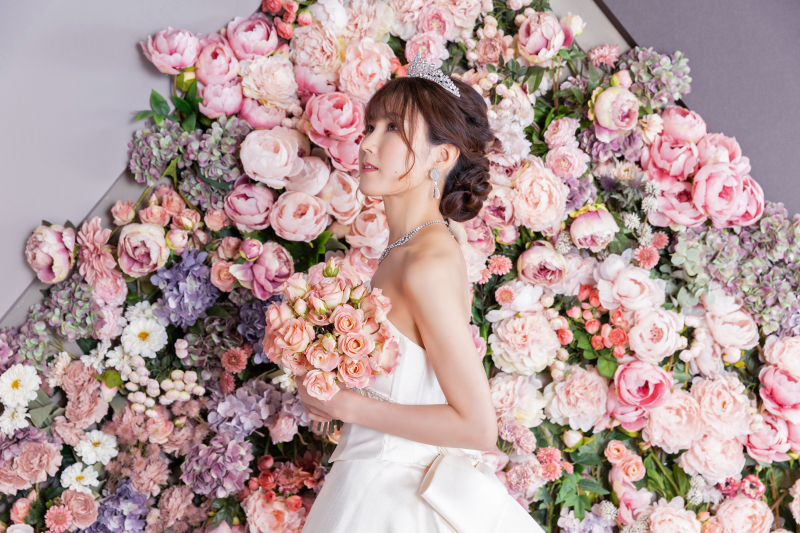 カワイイお花の背景も、実は大人っぽいポイントが♡