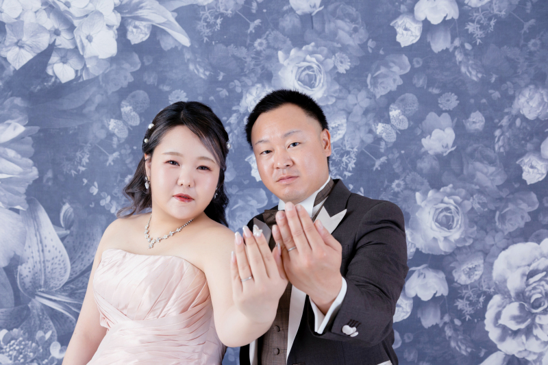 寄り添ったポーズ