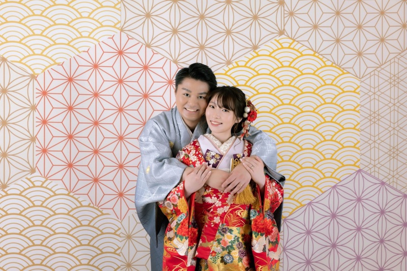 可愛くバックハグ♡