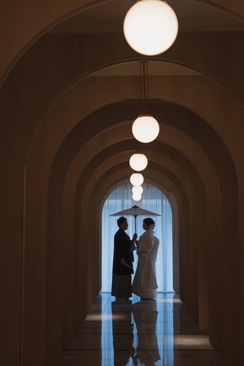 回廊シルエットショット