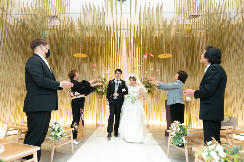 フラワーシャワー退場