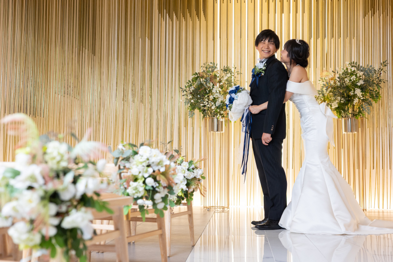 後ろからギュっと!