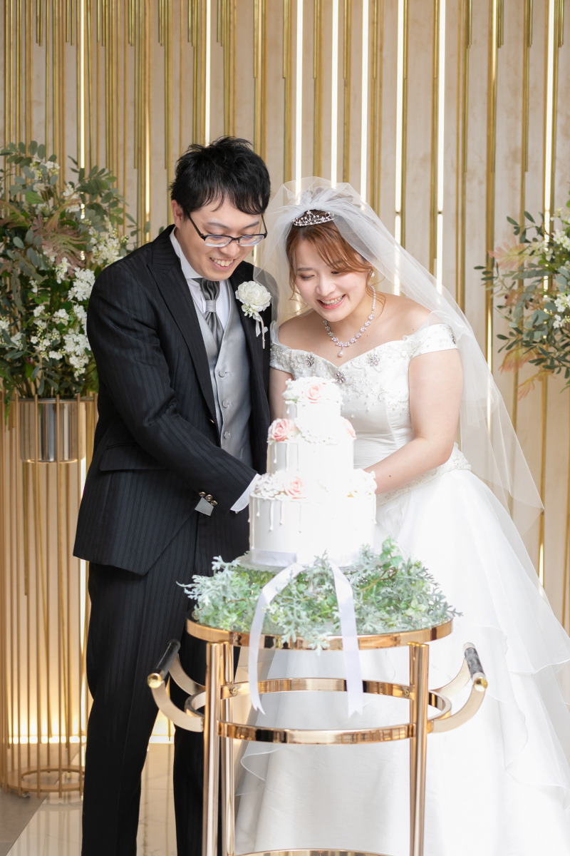 ケーキ入刀シーン