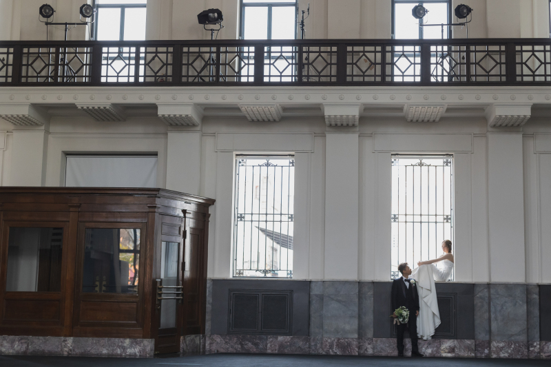 窓際のお座りショット