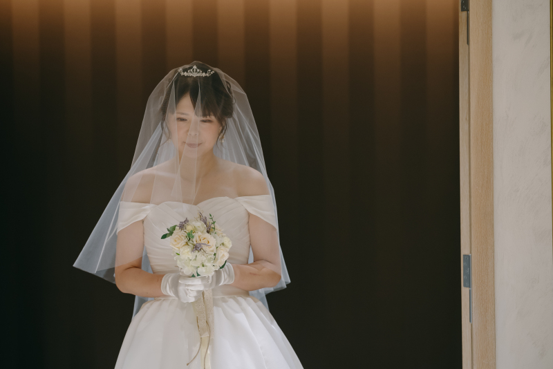 ご入場されるご新婦様