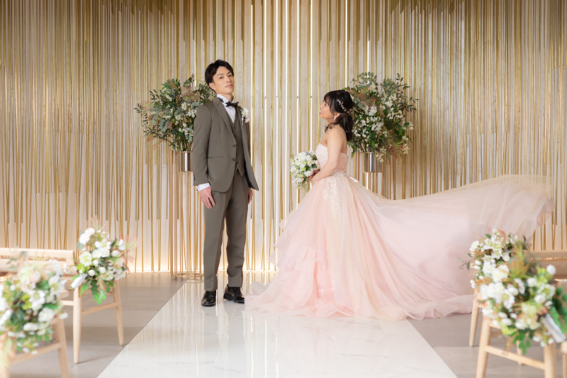 ドレスがひらり